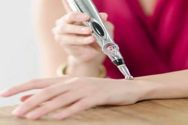 قلم الوخز بالإبر الإلكتروني