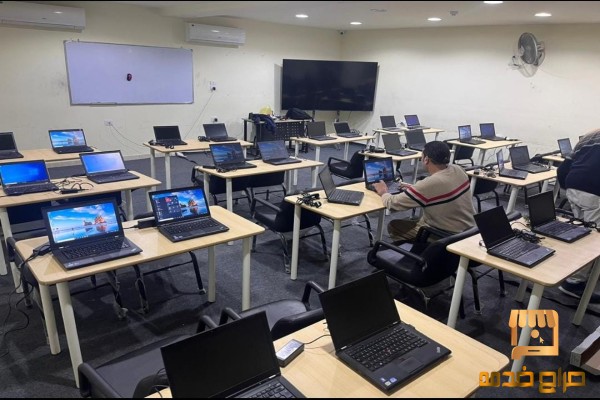 متاح معامل كمبيوتر للايجار