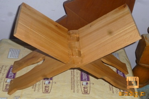 حامل المصحف الخشب