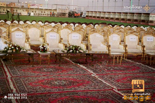 كراسى وطاولات خارجية