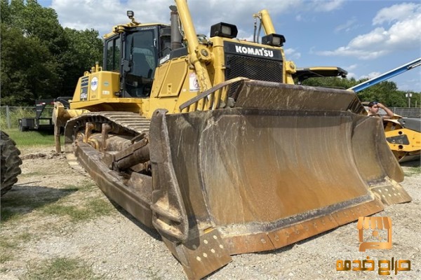 بلدوزر كوماتسو للبيع بسعر مميز