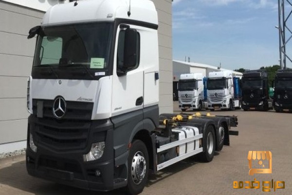 للبيع  شاحنه مرسيدس بحالة مميزة